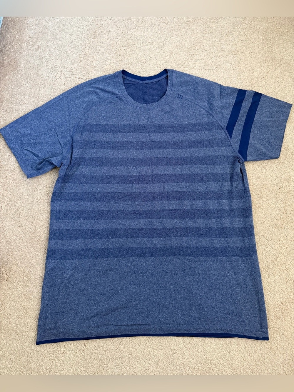 lululemon athletica Men'sMetal Vent Tech Navy Stripe Short Sleeve Tee